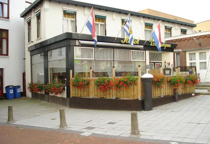 ホテル Tollenique