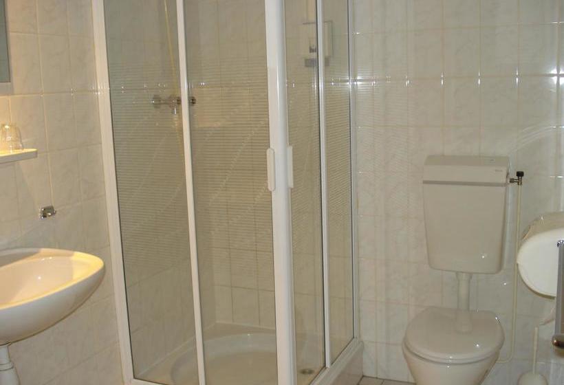 ホテル Tollenique