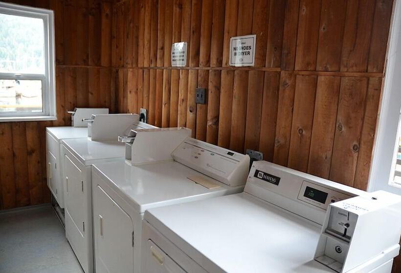 מוטל Bathgate Resort And Marina