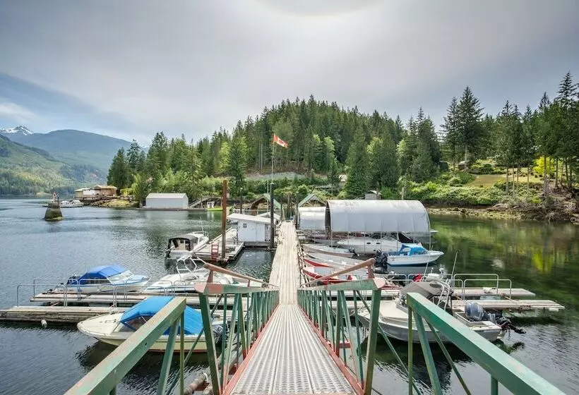 モーテル Bathgate Resort And Marina