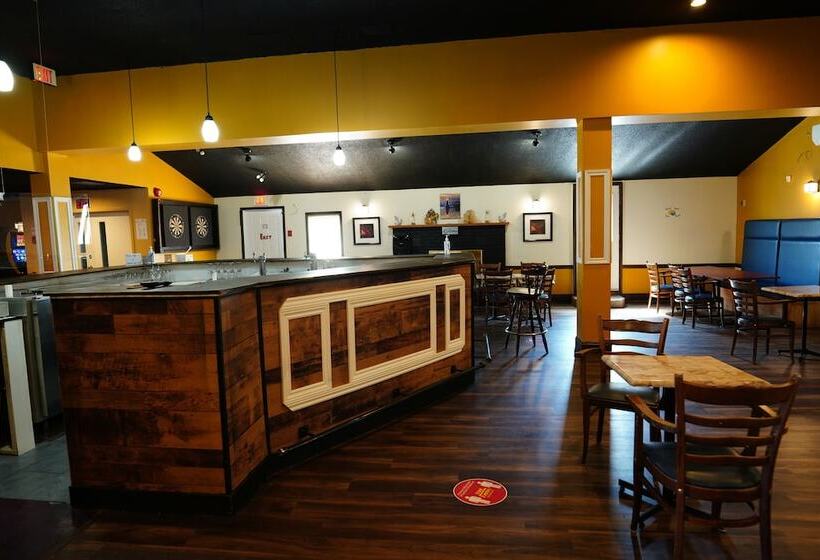 מוטל Fortress Inn Louisbourg