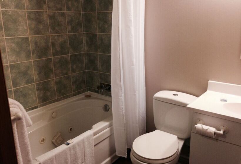 מוטל Fortress Inn Louisbourg