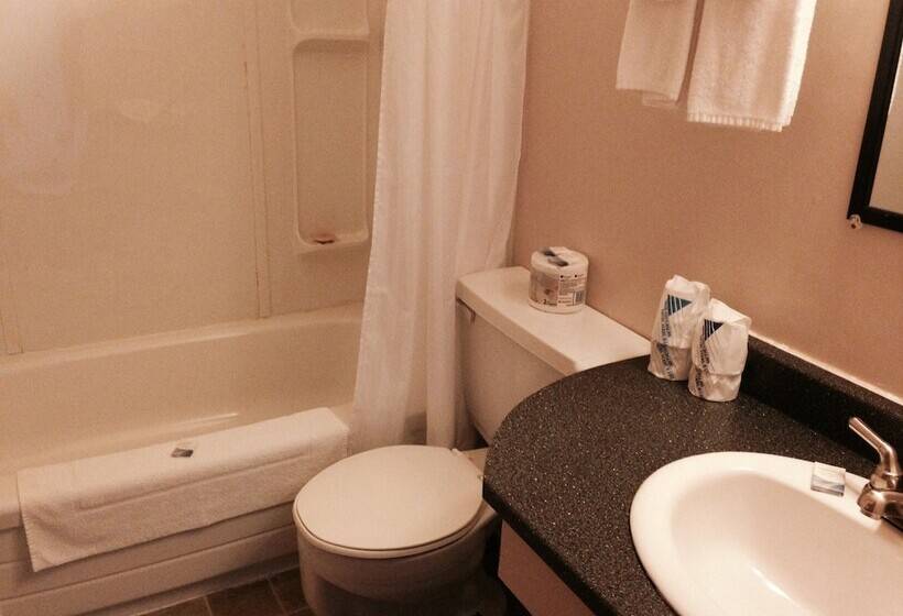 מוטל Fortress Inn Louisbourg
