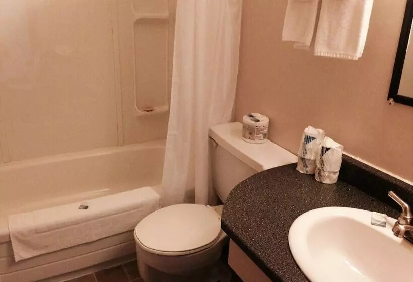 Motelli Fortress Inn Louisbourg