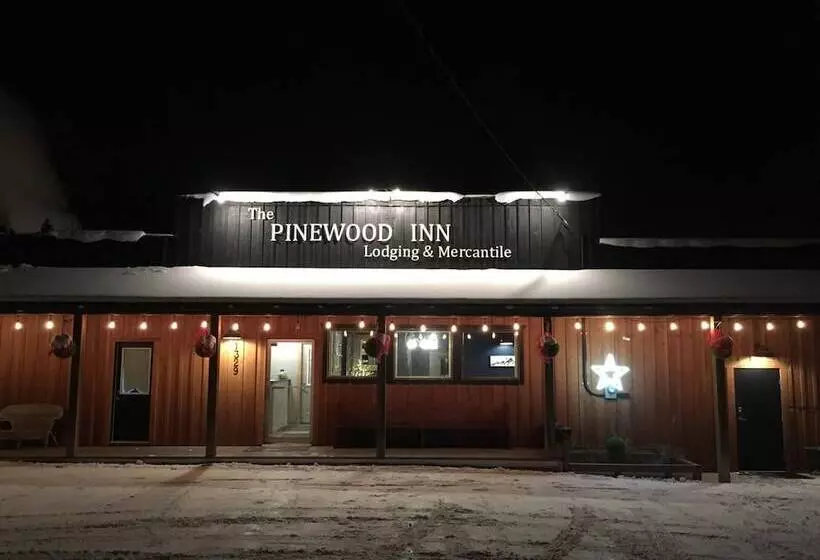 モーテル Pinewood Inn