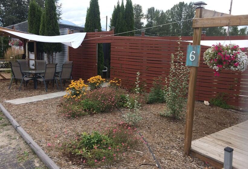 مُتل Pinewood Inn