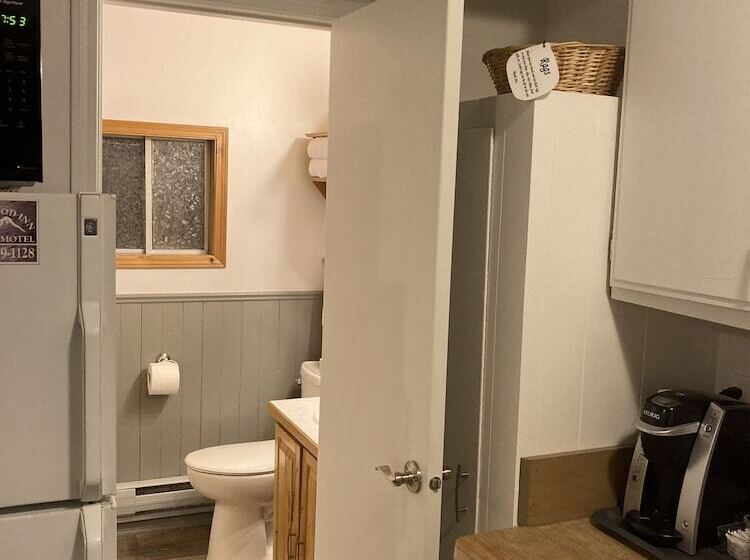 مُتل Pinewood Inn