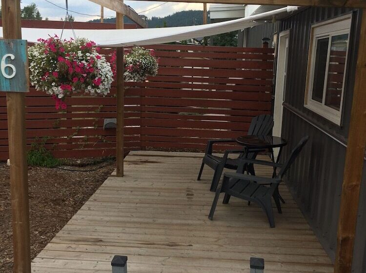 مُتل Pinewood Inn