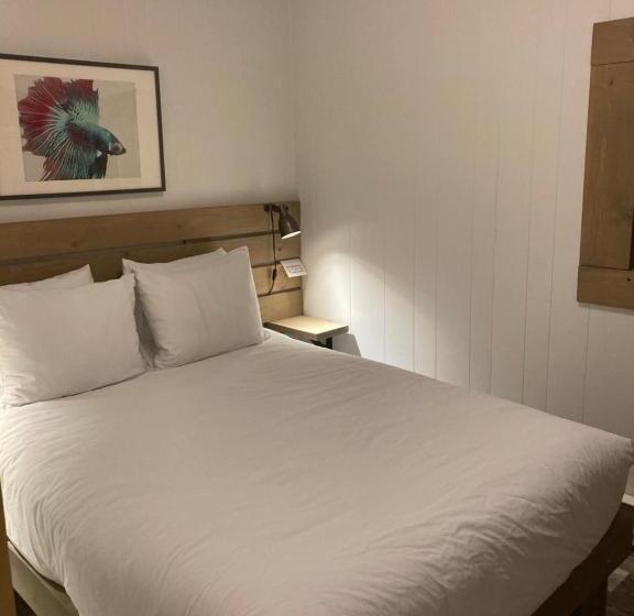 مُتل Pinewood Inn