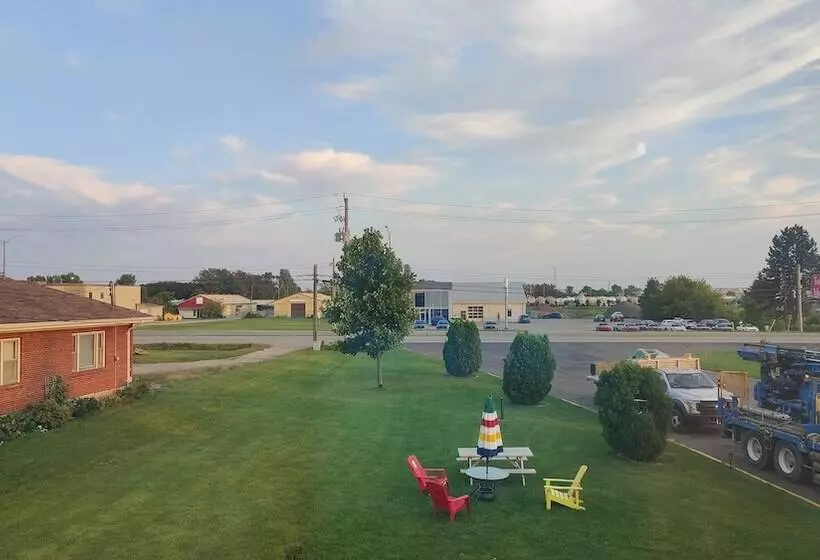 Tulip Motel
