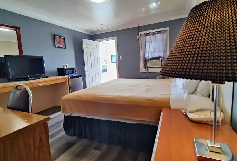 Tulip Motel