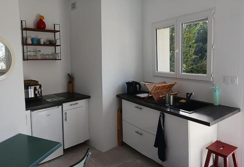 צימר Charmant Petit Studio Avec Jardin Et Piscine