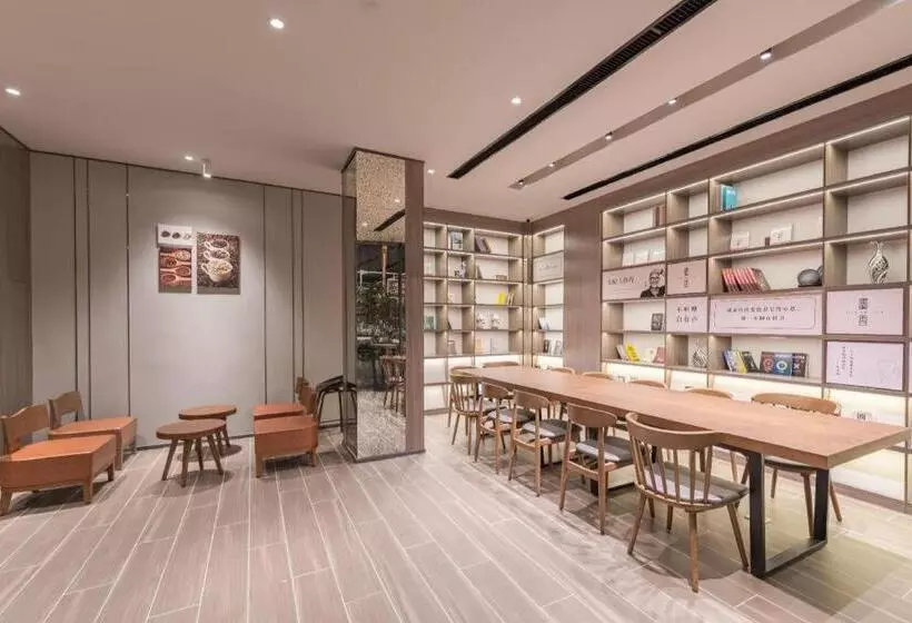 Hanting Hotelanyang Linzhou Avenue Bus Station