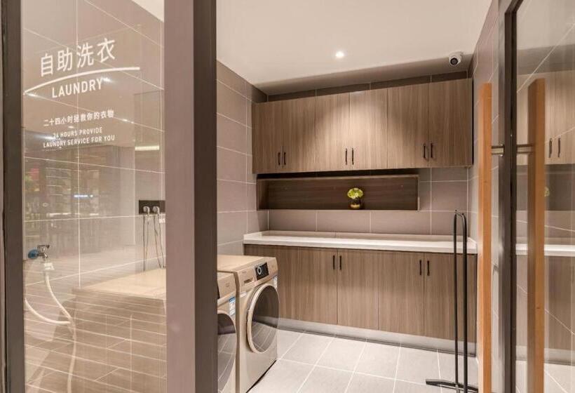 Hanting Hotelanyang Linzhou Avenue Bus Station