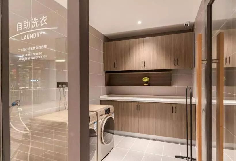 Hanting Hotelanyang Linzhou Avenue Bus Station