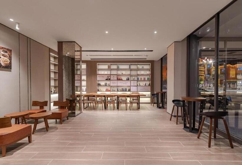 Hanting Hotelanyang Linzhou Avenue Bus Station