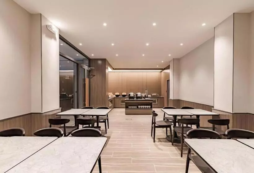 Hanting Hotelanyang Linzhou Avenue Bus Station