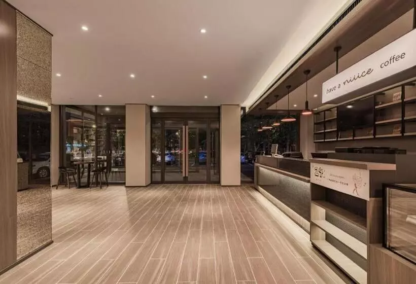 Hanting Hotelanyang Linzhou Avenue Bus Station