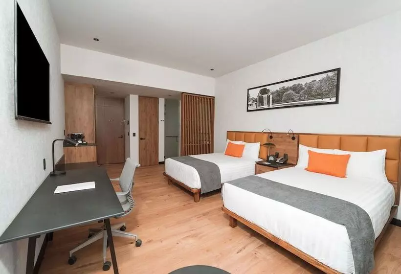 Hotelli Galeria Plaza Leon