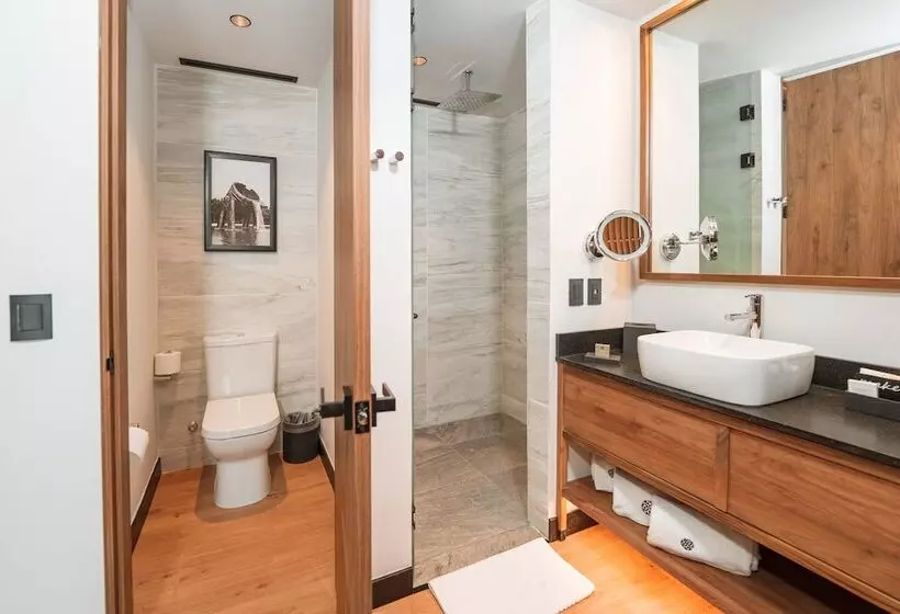 Hotelli Galeria Plaza Leon