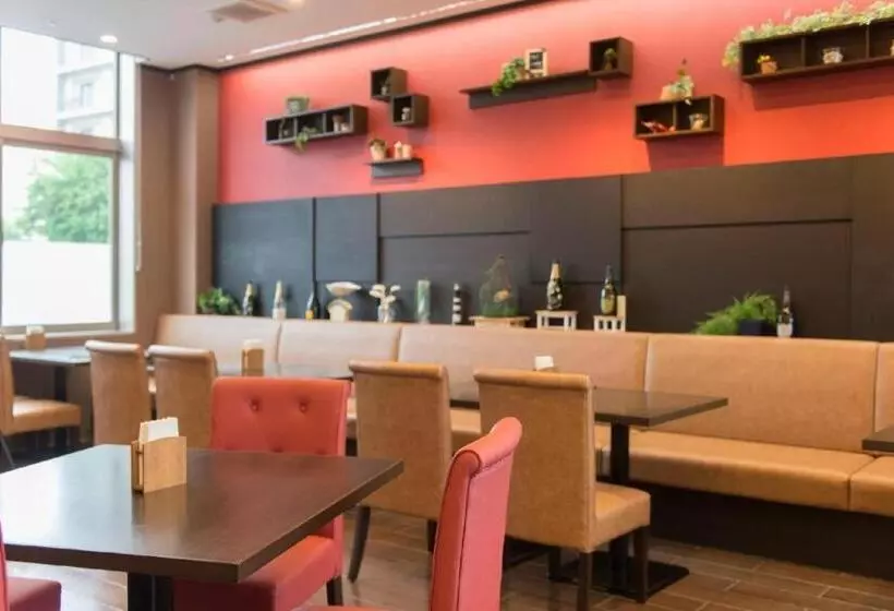 Hotelli Life Tree Hitachino Ushiku