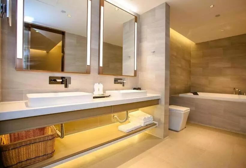 Lavande Hotel Wuxi East Railway Station