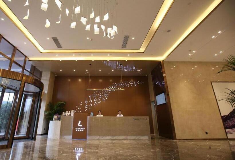 Lavande Hotel Wuxi East Railway Station