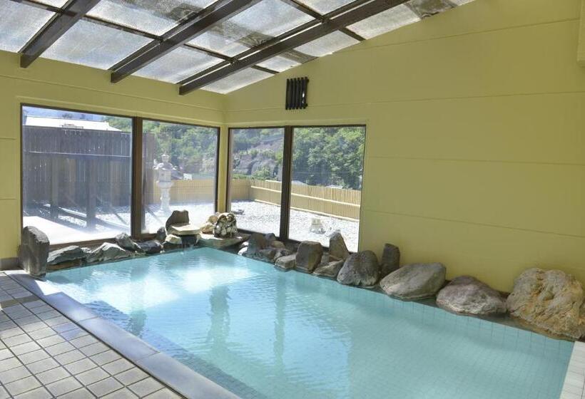 Ryokan ホテル晴山