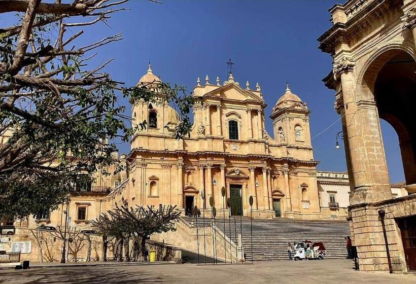 Nocleg ze śniadaniem Bnb Noto Charming Tiny House