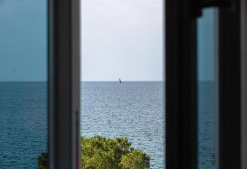 Blue Pearl Elite Apartments