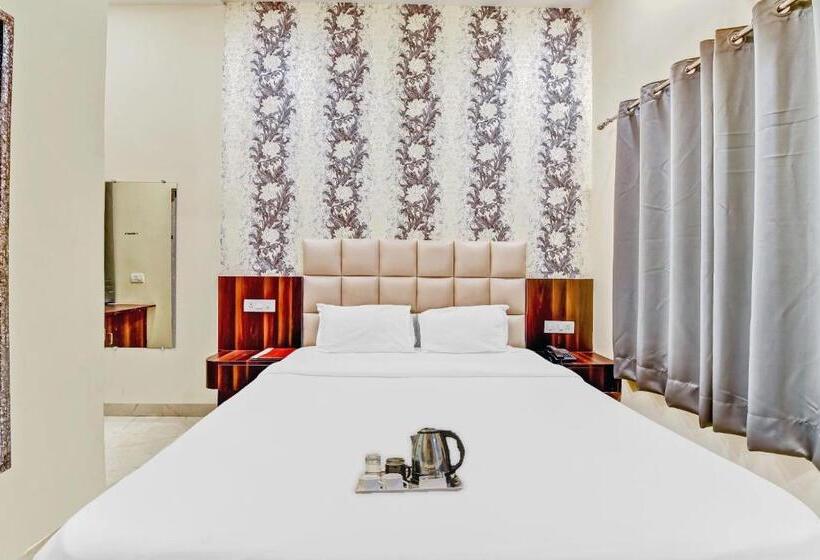 Отель Collection O Mangal Inn