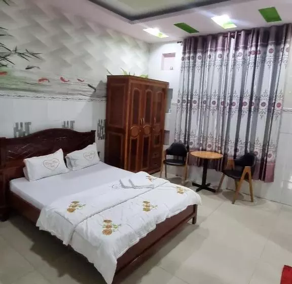 هتل Khách Sạn Trường Thịnh