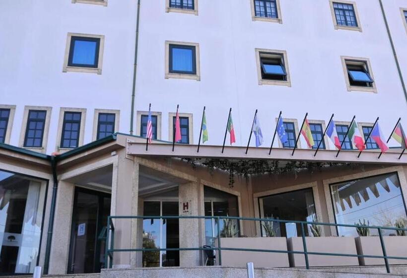 בית מלון כפרי Santhyago Trofa