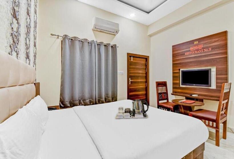 Отель Collection O Mangal Inn