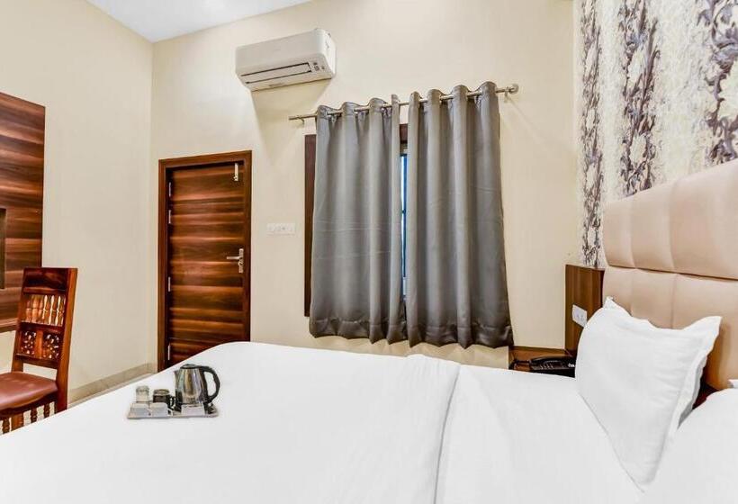 Отель Collection O Mangal Inn