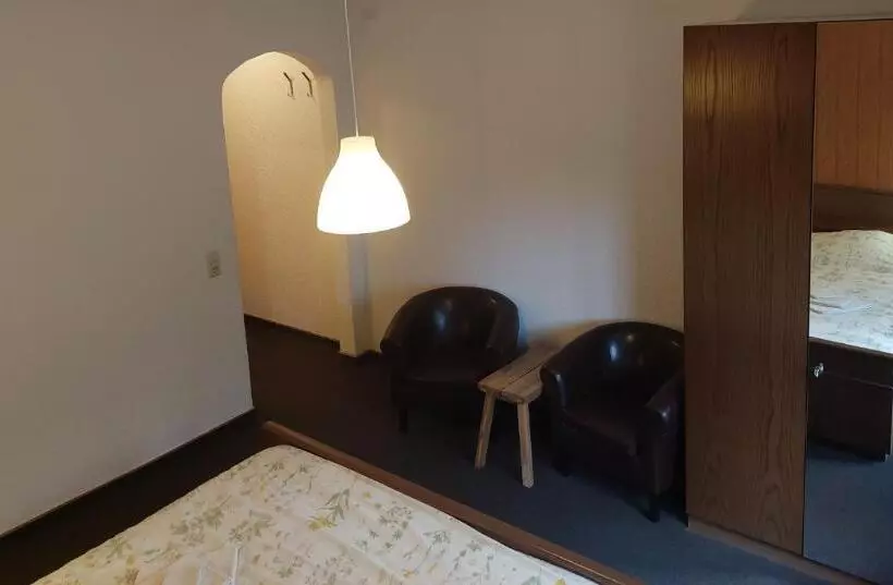 Majatalo Haus Nirgendwo