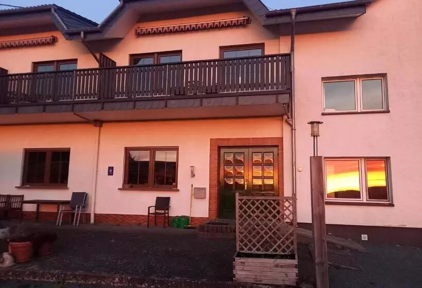 Majatalo Haus Nirgendwo