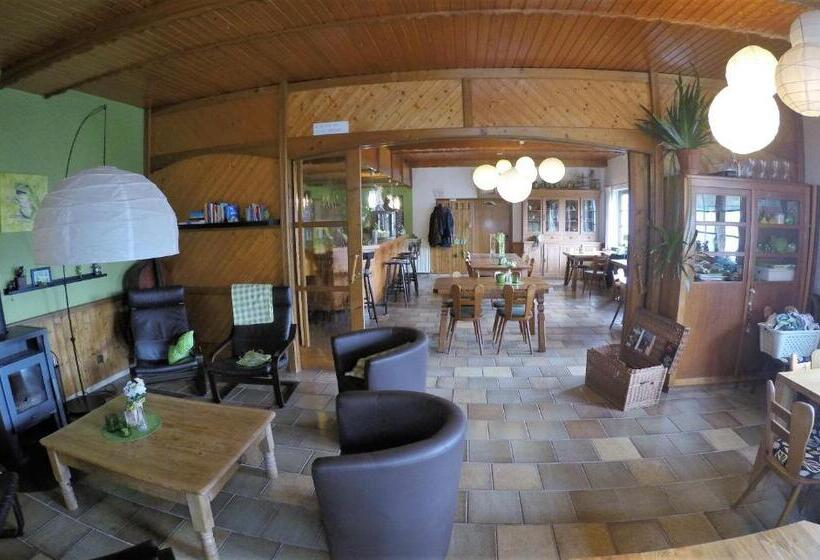 פנסיון Haus Nirgendwo