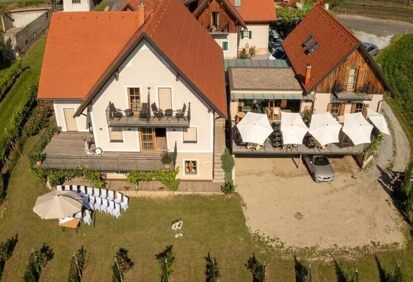 Majatalo Winzerzimmer Scharl