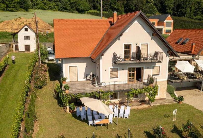 פנסיון Winzerzimmer Scharl