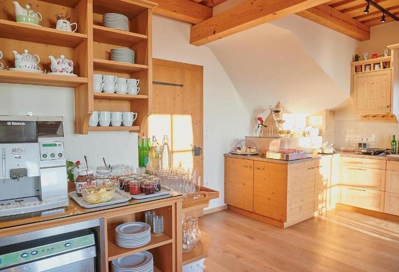 פנסיון Winzerzimmer Scharl