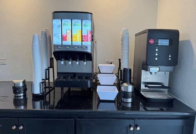 فندق صغير Baymont By Wyndham Corpus Christi Airport