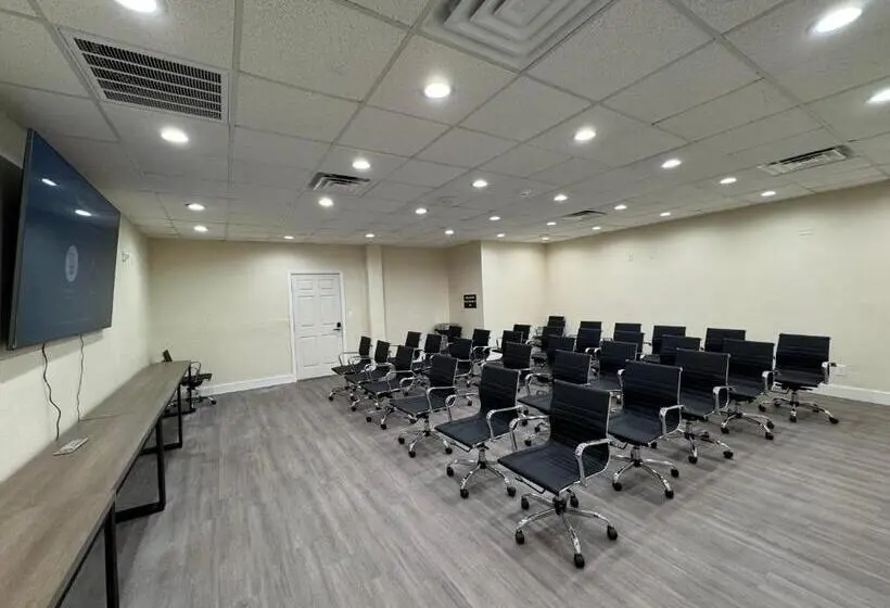 هاستل Baymont By Wyndham Corpus Christi Airport