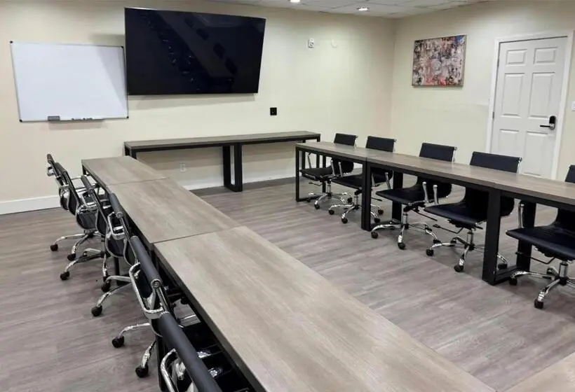 هاستل Baymont By Wyndham Corpus Christi Airport