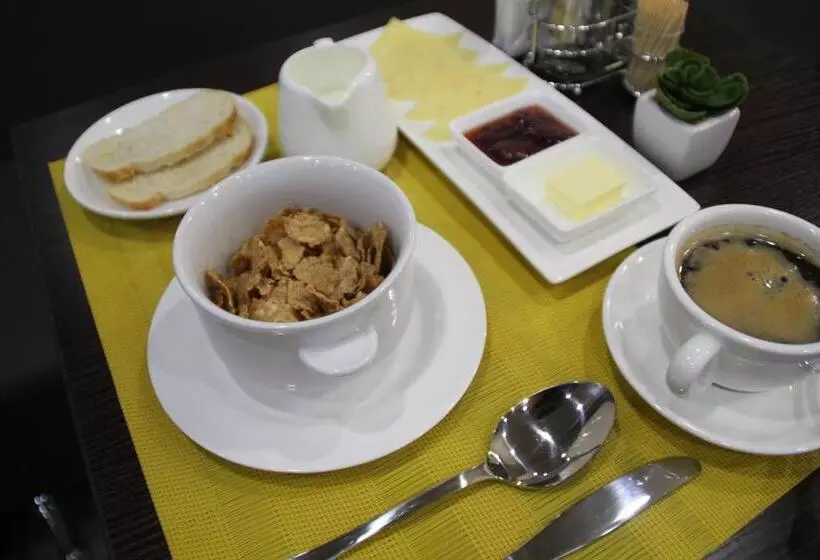 تختخواب و صبحانه Shelter