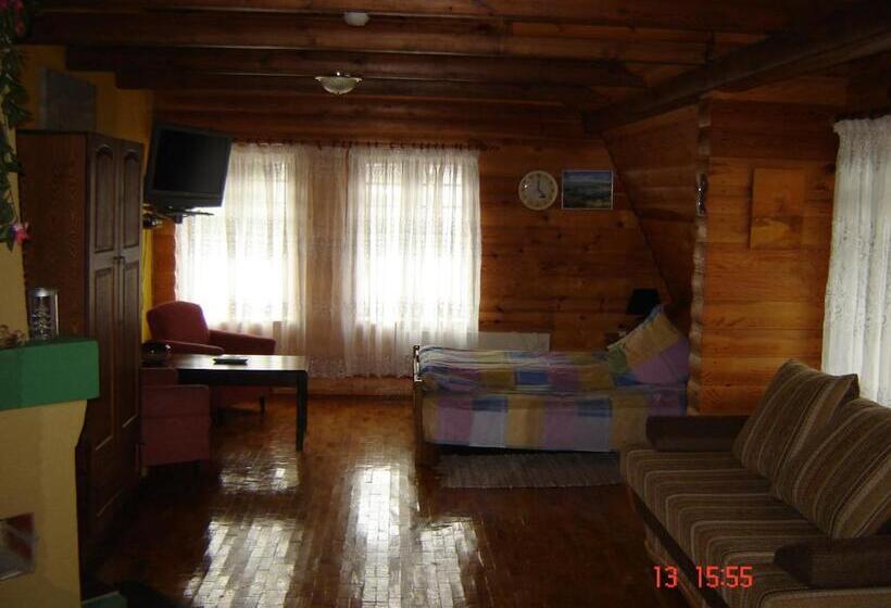 پانسیون Viesu Nams Mežu 13