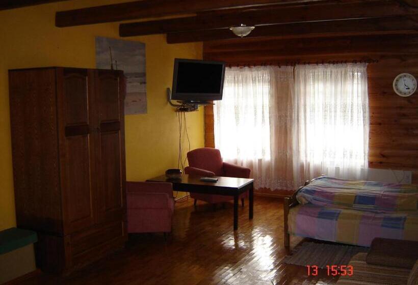 پانسیون Viesu Nams Mežu 13