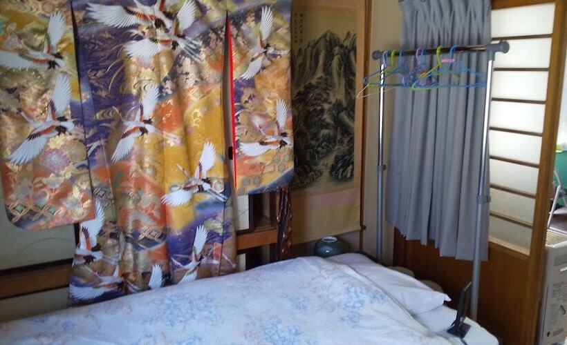 Bed and Breakfast Dormitory L   Hostel