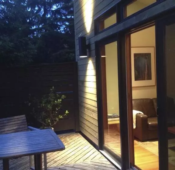 تختخواب و صبحانه Hyphocus Inn