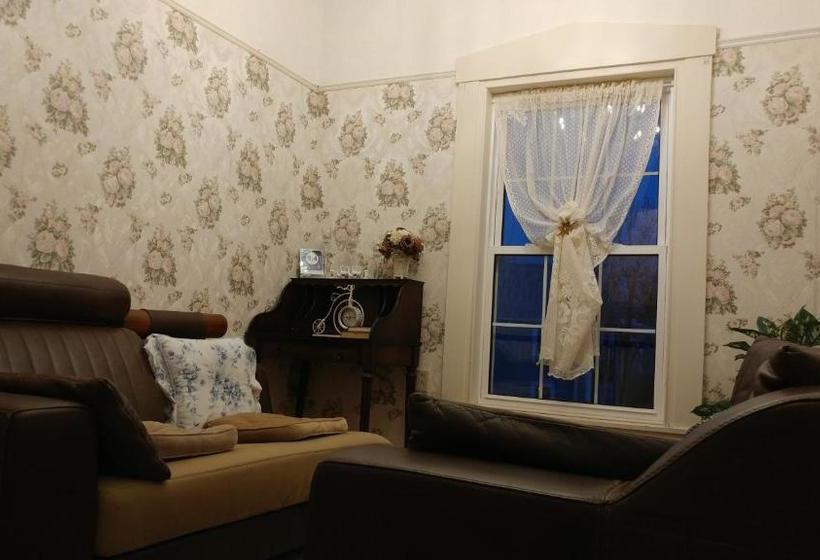 تختخواب و صبحانه Inn On Frederick